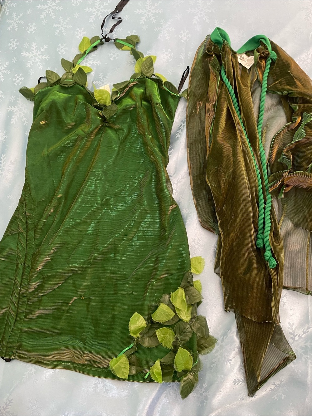 Poison ivy Green Leaf-Accent Halter Dress with robe.Large.